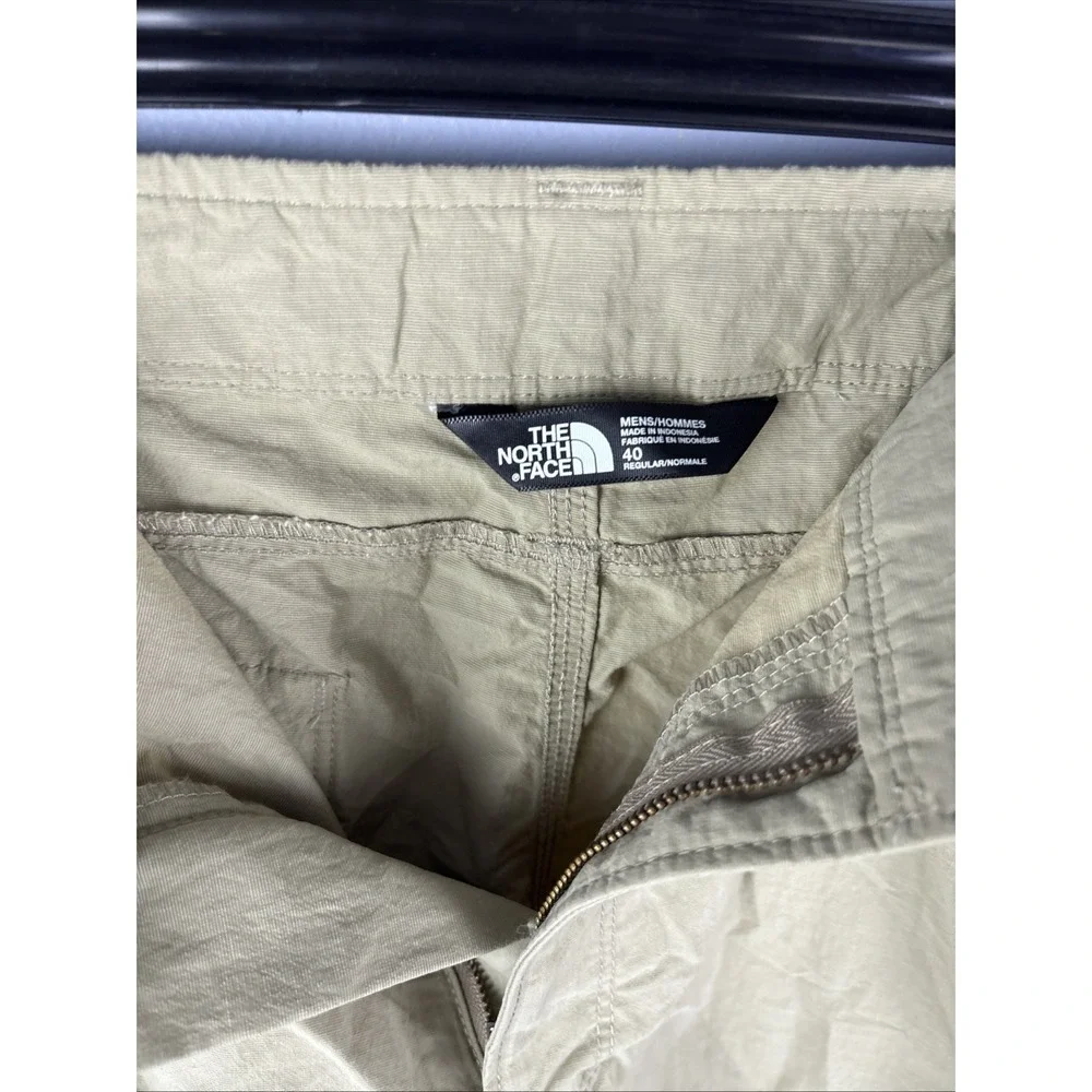The North Face Khaki Cargo Shorts Size 40 Gorpcore‎ Hiking Camping